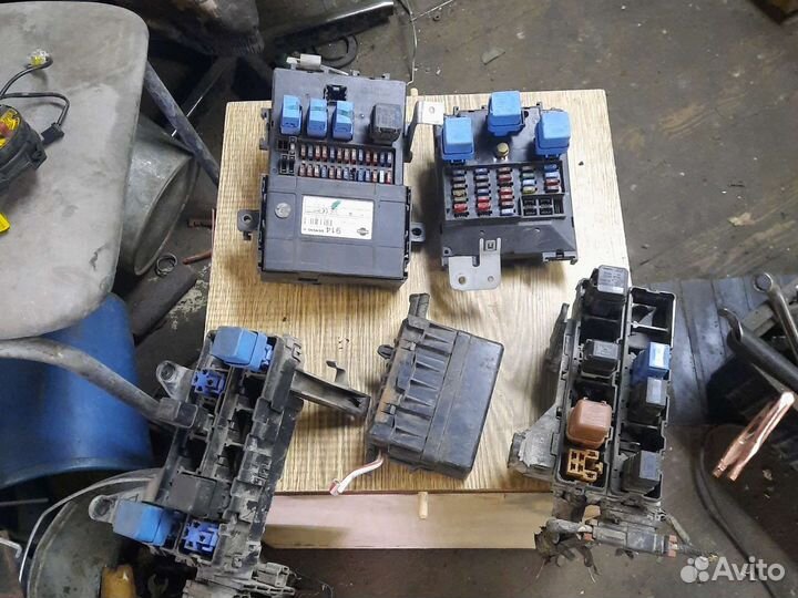 Nissan Primera Р11 блок предохранителей