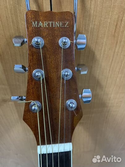 Акустическая гитара Martinez