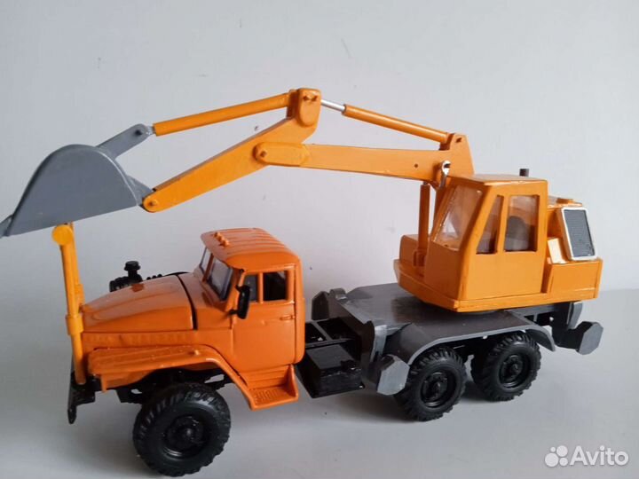 Экскаватор