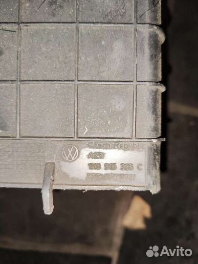 Кожухаккумулятора 1k0915336b 1K0915335C