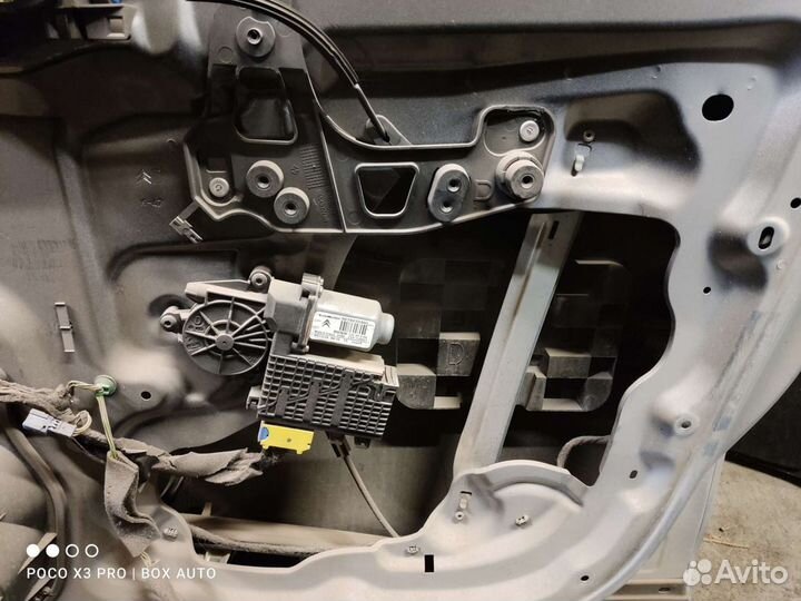 Стеклоподъёмник передний правый Ситроен С4 Пикассо