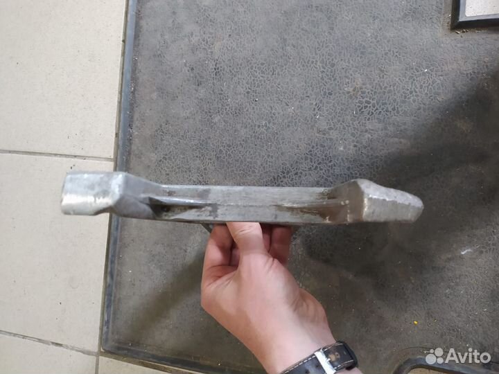 Центральная подножка минск