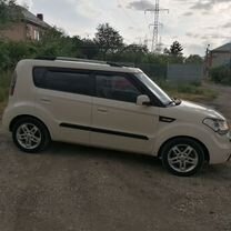 Kia Soul 1.6 AT, 2010, 130 000 км, с пробегом, цена 845 000 руб.