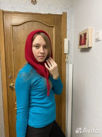 Капор малиново- красный в наличии