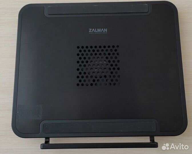 Поставка с охлаждением для ноутбука zalman
