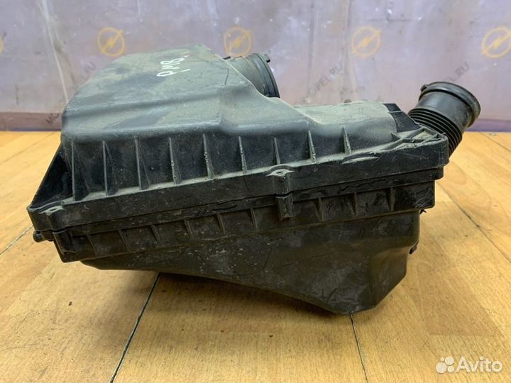 Корпус воздушного фильтра Opel Astra H Z19DT