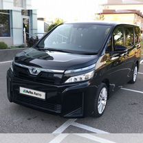 Toyota Voxy 2.0 CVT, 2018, 137 000 км, с пробегом, цена 2 295 000 руб.