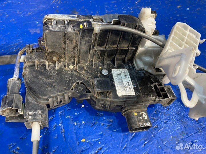 Замок двери задний правый Hyundai Equus VI G6DJ