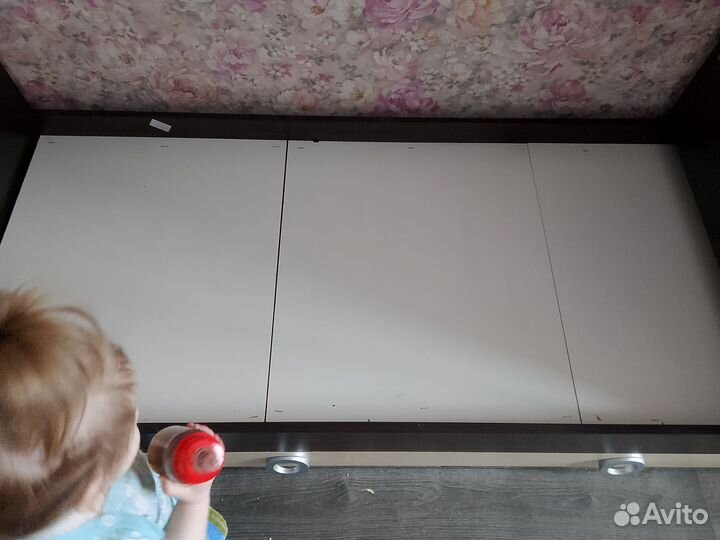 Детская кровать с маятником