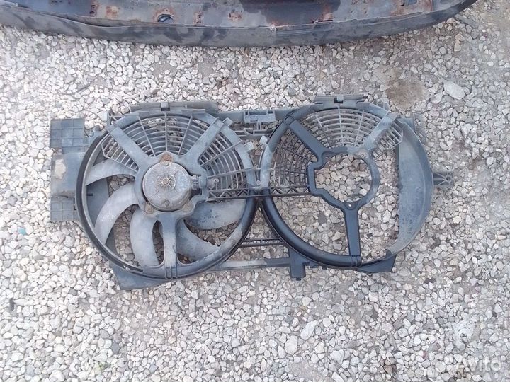 Вентилятор охлаждения двигателя Renault Laguna 1