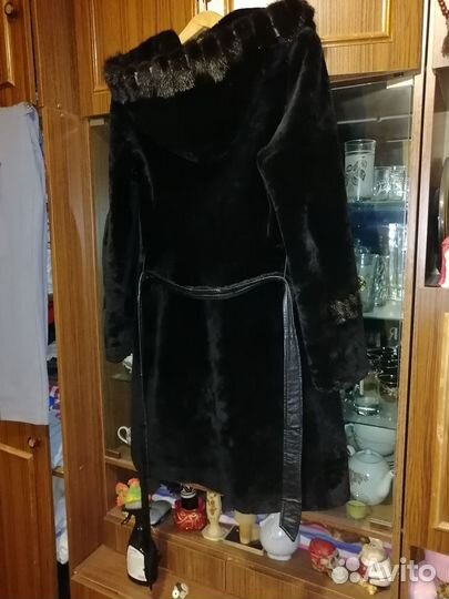 Шуба мутоновая с капюшоном