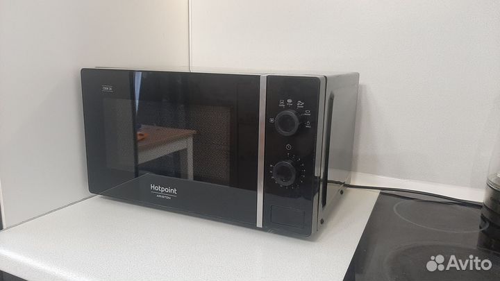 Микроволновая печь Hotpoint ariston