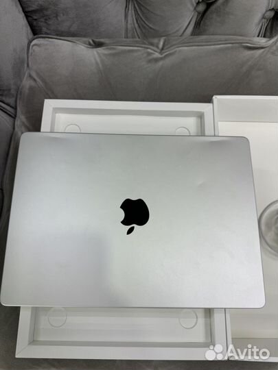 Macbook pro 14 m2