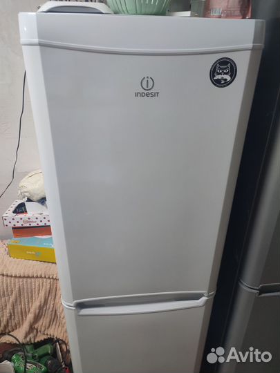 Холодильник бу Индезит