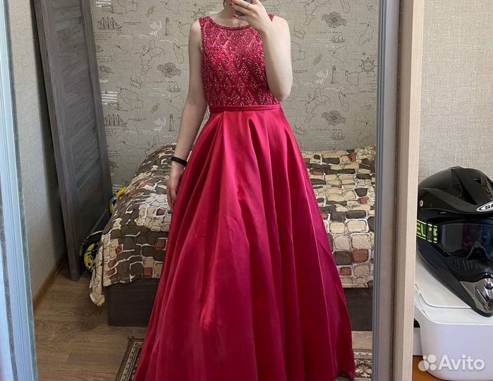 Вечернее платье