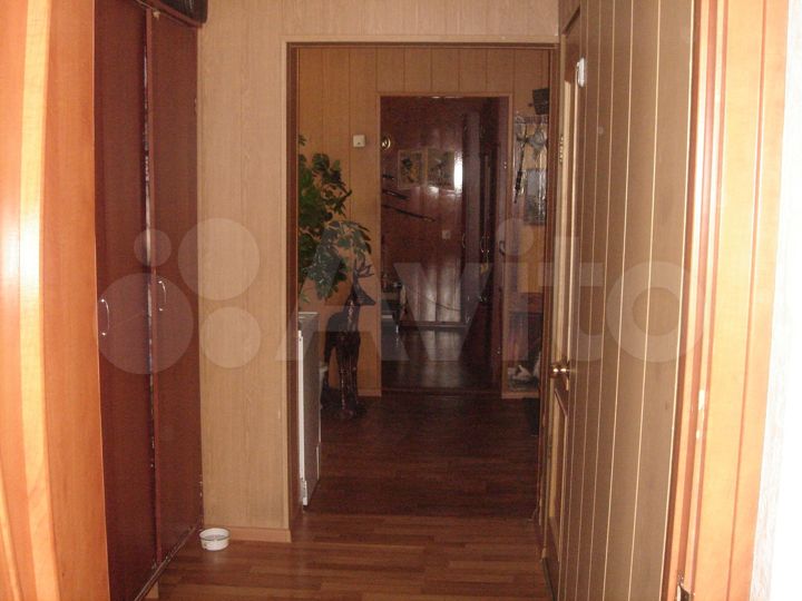 4-к. квартира, 71 м², 2/4 эт.