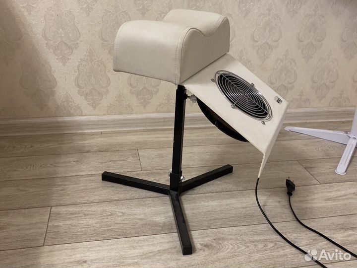 Подставка доя педикюра с пылесосом