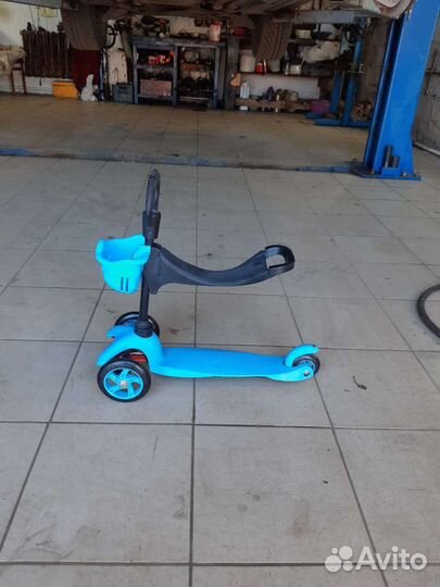 Самокат детский с сиденьем