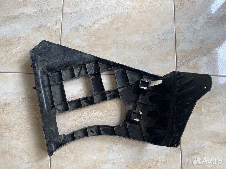 Кронштейн бампера задний правый Peugeot 408