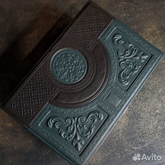 Шкатулка большая из натуральной кожи с декоративно