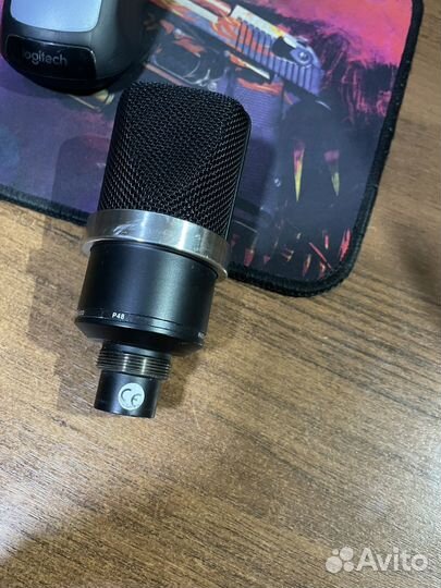 Студийный микрофон neumann