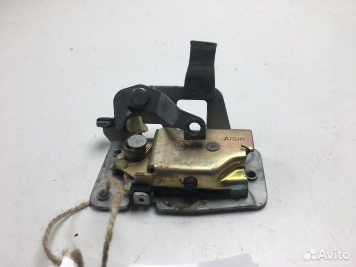 Замок двери задний левый Toyota Estima Emina