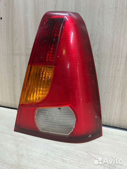 Фонарь задний правый Renault logan 1