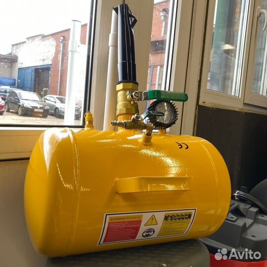 Бустер для взрывной подкачки колес 19л