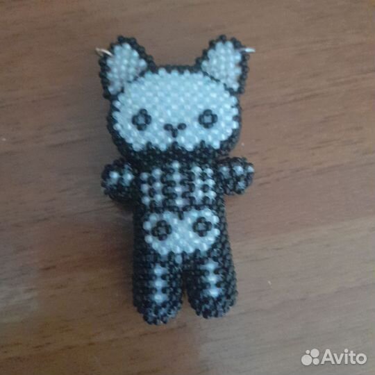 Амигуруми из бисера кото-скелет