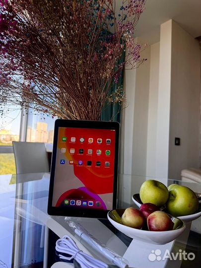 iPad AIR 2 cellular sim+стилус