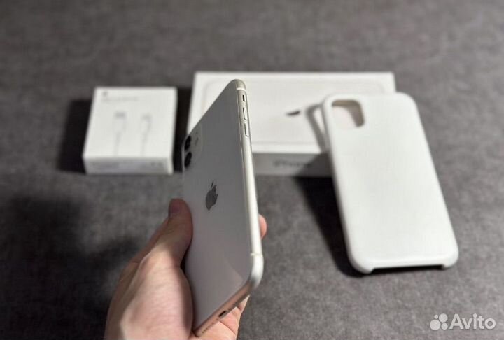 iPhone 11, 64 ГБ