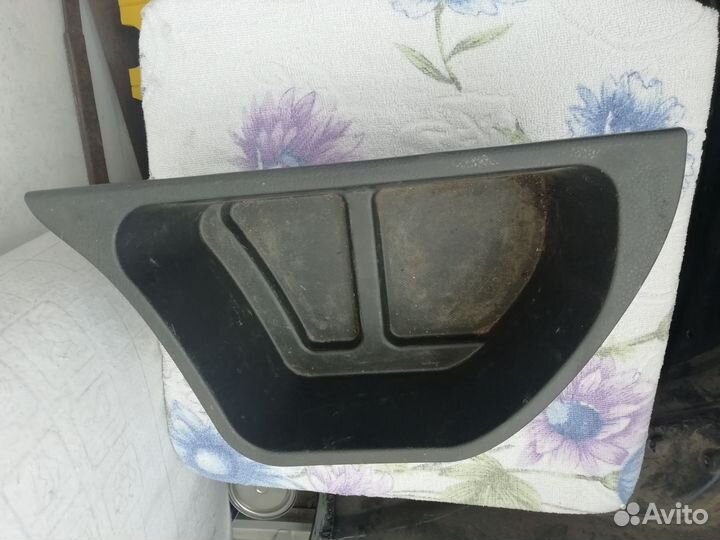 Детали левой обшивки багажника LADA Vesta SW