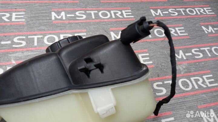 Бачок расширительный Mercedes-Benz R-Class W251