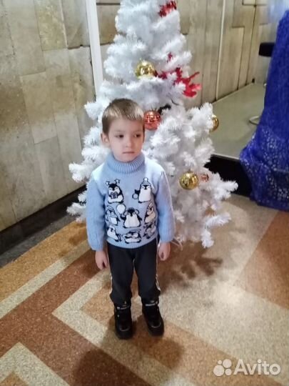 Свитер детский