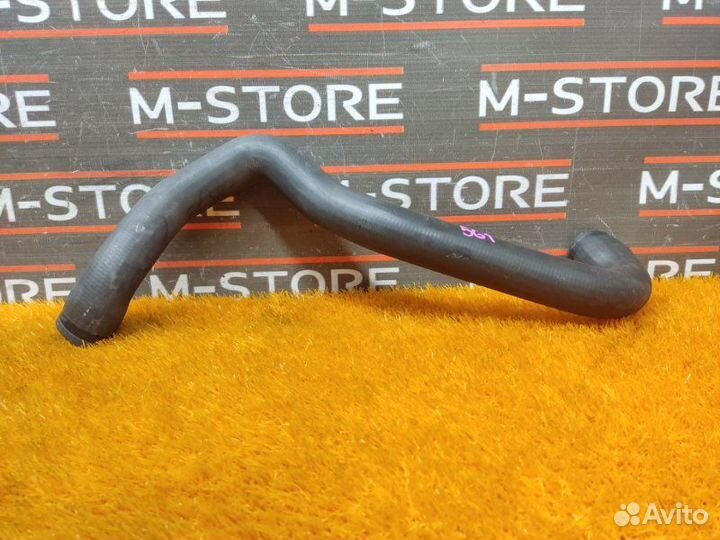 Патрубок радиатора нижний Mercedes-Benz C-Class