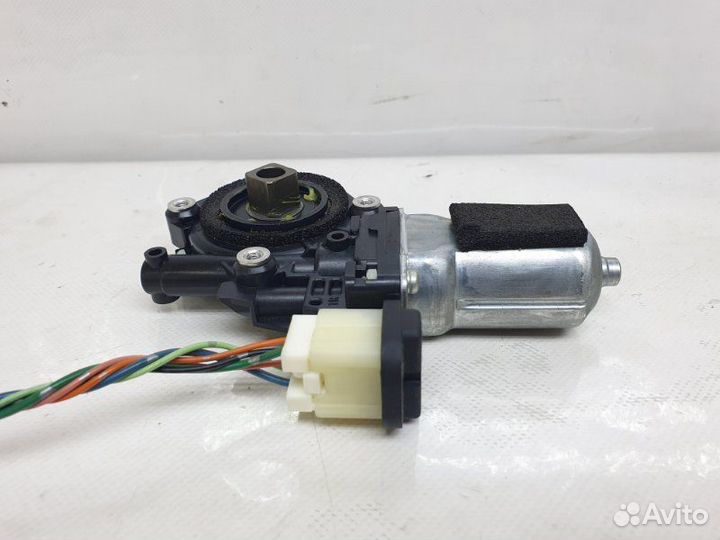 Мотор стеклоподъемника передний правый Infiniti