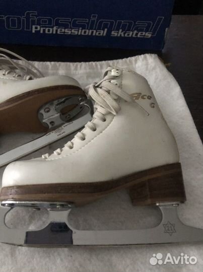 Коньки graf. M9. 17 см по стельке