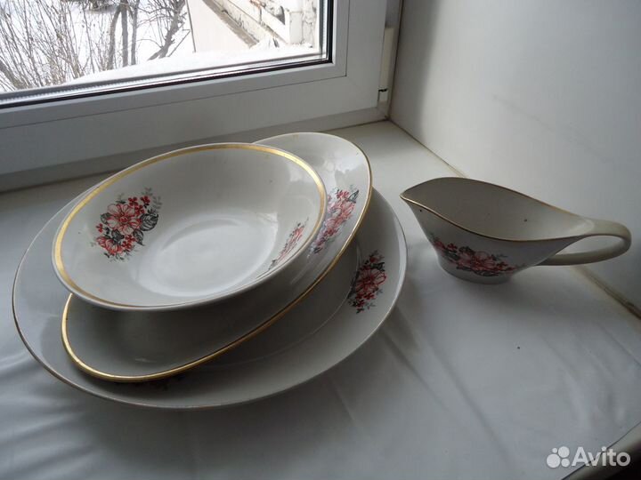 Сервировочные блюдо,супница,салатник, соусник