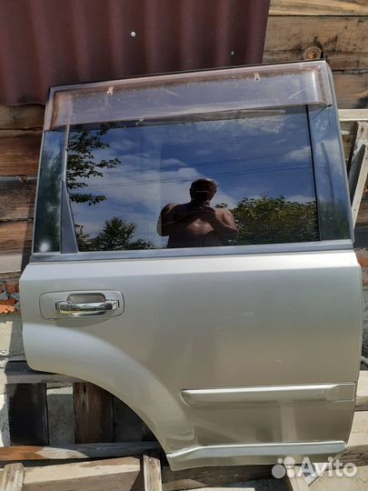 Дверь задняя правая на nissan X-trail(NT 30 )