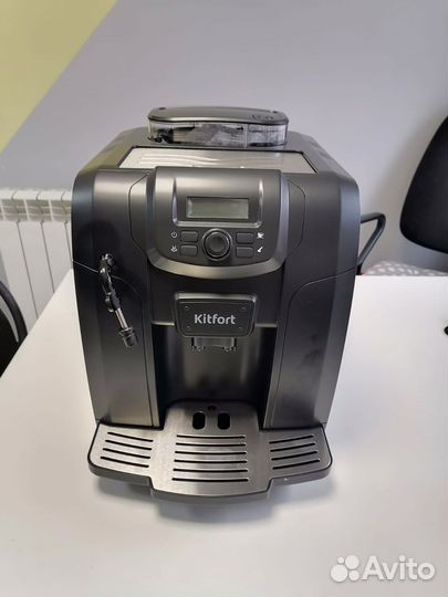 Автоматическая кофемашина Kitfort KT-7179