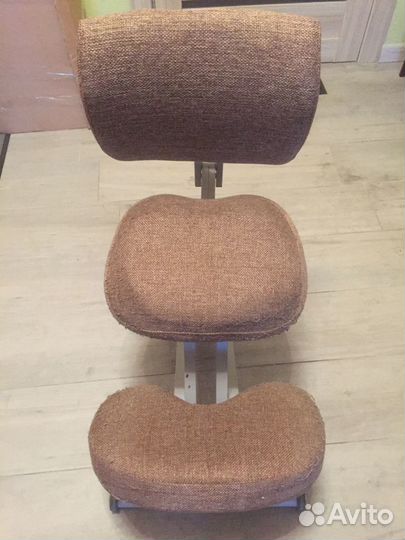 Коленный стул со спинкой ортопедический