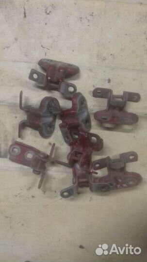 Шевроле Авео Т300 дверные петли