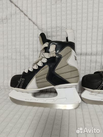 Коньки хоккейные