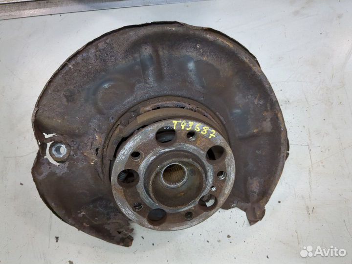 Ступица (кулак, цапфа) левая задняя Mercedes CLK W209