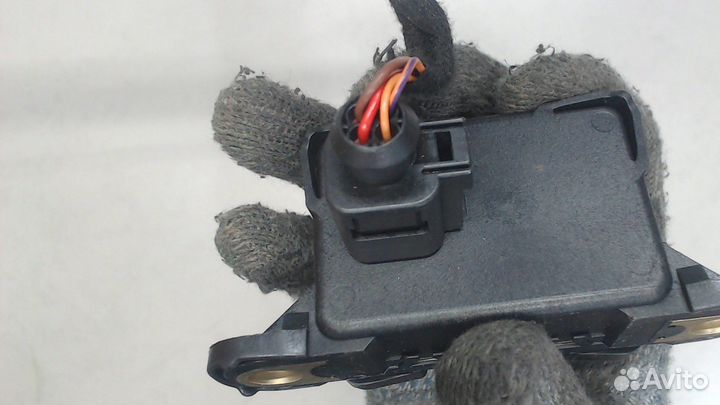 Датчик ускорения Volkswagen Touareg, 2011