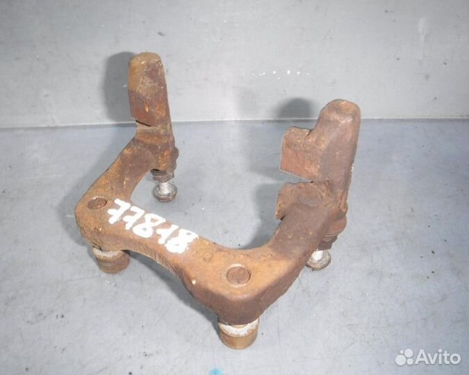 Skoda Octavia A7 Скоба суппорта заднего