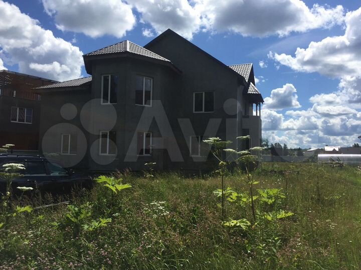 Дом 292 м² на участке 11 сот.