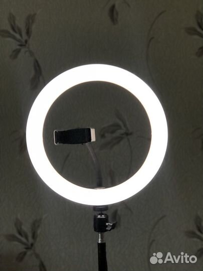 Кольцевая лампа со штативом