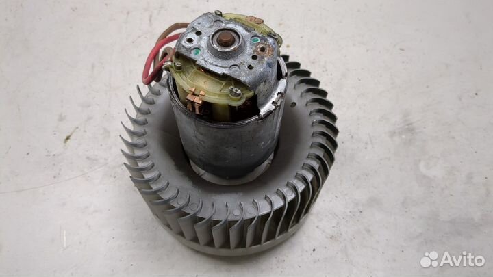 Двигатель отопителя Volvo XC90