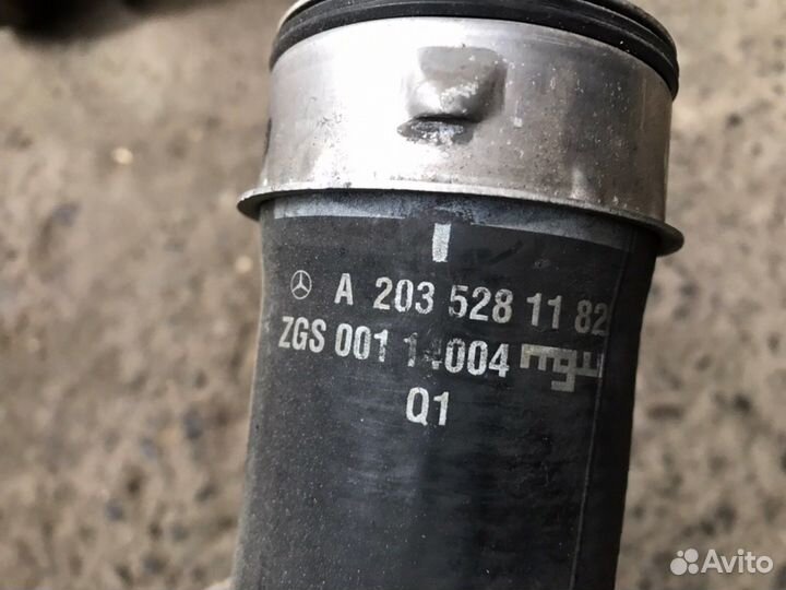 Патрубок системы охлаждения Mercedes-Benz C-class